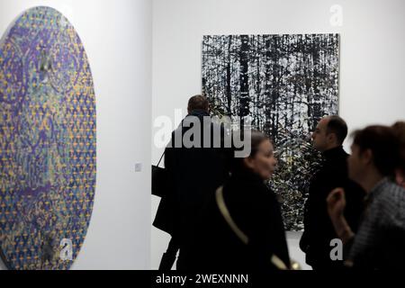 © PHOTOPQR/LE DAUPHINE/Grégory YETCHMENIZA ; Genève ; 27/01/2024 ; Genève (Suisse), le 27 janvier Pour sa 12e édition, ArtGenève s'est imposé comme l'un des grands rendez-vous de l'art contemporain en Europe, avec des Expositions très intéressantes et ludiques, à rebours des clichés que l'on entend parfois sur la création actu, et du XXe sièelle. Foto : Grégory Yetchmeniza/le Dauphiné Libéré 12th Artgeneve, a Ginevra, Svizzera, 27 jan 2024 Credit: MAXPPP/Alamy Live News Foto Stock