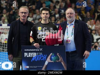 Colonia, Germania. 26 gennaio 2024. © Laurent Lairys/MAXPPP - Colonia 26/01/2024 Renars Uscins della Germania durante la partita di pallamano maschile EHF Euro 2024, semifinali tra Germania e Danimarca il 26 gennaio 2024 alla Lanxess-Arena di Colonia, Germania - foto Laurent Lairys/MAXPPP credito: MAXPPP/Alamy Live News Foto Stock