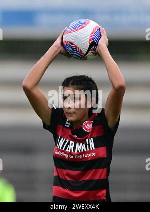 Bossley Park, Australia. 27 gennaio 2024. Alexia Marina Apostolakis del Western Sydney Wanderers FC è visto in azione durante la partita della stagione A-League 2023/24 del 14 round tra Western Sydney Wanderers FC e Brisbane Roar FC tenutasi al Marconi Stadium. Punteggio finale; Western Sydney Wanderers FC 1: 3 Brisbane Roar FC. Credito: SOPA Images Limited/Alamy Live News Foto Stock