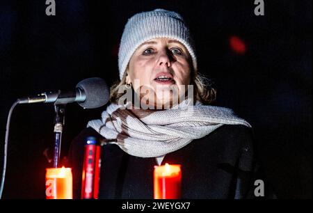 Terezin, Repubblica Ceca. 27 gennaio 2024. La Vicepresidente della Commissione europea vera Jourova interviene durante la Parata delle luci, evento commemorativo in occasione della giornata internazionale della memoria dell'Olocausto a Terezin, Repubblica Ceca, il 27 gennaio 2024. Crediti: Ondrej Hajek/CTK Photo/Alamy Live News Foto Stock