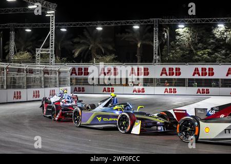 11 DI GRASSI Lucas (bra), ABT CUPRA Formula e Team, Mahindra M9Electro, azione durante l'e-Prix Diriyah 2024, 2° incontro del Campionato Mondiale ABB FIA di Formula e 2023-24, sul Riyadh Street Circuit dal 25 al 27 gennaio, a Diriyah, Arabia Saudita Foto Stock