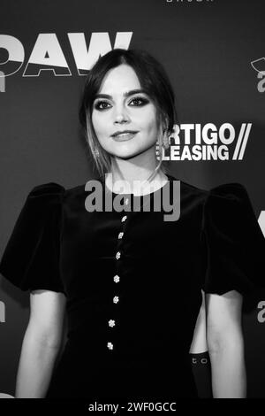 L'attrice Jenna Coleman nella foto alla premiere britannica di "Jackdaw". Credito: James Hind/Alamy. Foto Stock