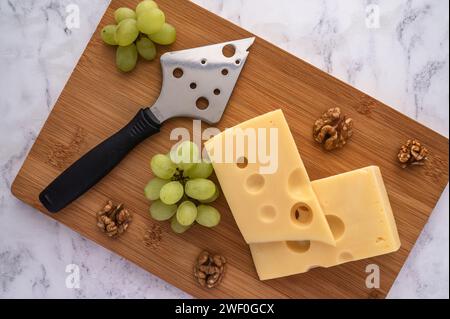 Formaggio, noci e uva Foto Stock