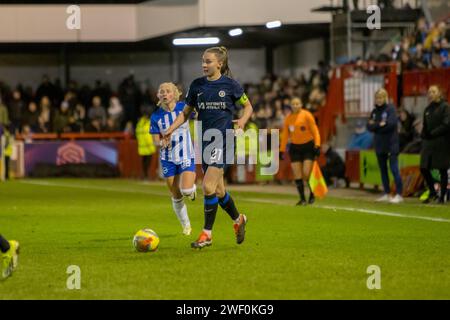 Crawley, Regno Unito. 27 gennaio 2024. Broadfield Stadium, Crawley, Inghilterra, 27 gennaio 2024: Niamh Charles (21 Chelsea) in azione durante la partita della Barclays Womens Super League tra Brighton e Chelsea al Broadfield Stadium di Crawley. (Tom Phillips/SPP) credito: SPP Sport Press Photo. /Alamy Live News Foto Stock