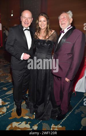 Kai Wegner, Christiane Zander, Dieter Hallervorden beim 26. Presseball Berlin im Hotel Titanic a Berlino, AM 27.01.2024 26. Presseball Berlin *** Kai Wegner, Christiane Zander, Dieter Hallervorden al Press Ball Berlin 26 all'Hotel Titanic di Berlino, su 27 01 2024 26 Press Ball Berlin Photopress Mueller Foto Stock