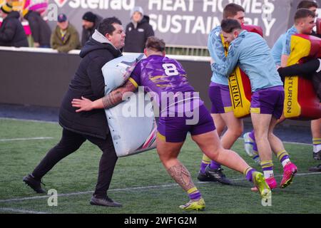 Newcastle upon Tyne, 27 gennaio 2024. I Newcastle Thunder si riscaldano prima della loro partita contro gli York Knights nella Coppa AB Sundeck 1895 a Kingston Park. Crediti: Colin Edwards Foto Stock