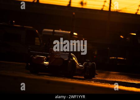 Daytona Beach, Etats Unis. 27 gennaio 2024. 08 FARANO John (CAN), DINAN Michael (usa), MCLAUGHLIN Scott (nzl), Tower Motorsports, ORECA LMP2 07, azione durante il Rolex 24 a Daytona, 1° round del 2024 IMSA WeatherTech Sportscar Championship, dal 23 al 28 gennaio 2024 sul Daytona International Speedway a Daytona Beach, Florida, Stati Uniti d'America - foto Javier Jimenez/DPPI Credit: DPPI Media/Alamy Live News Foto Stock