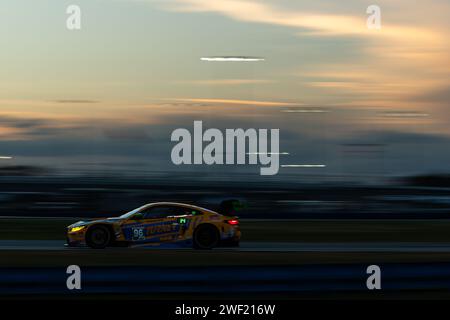 Daytona Beach, Etats Unis. 27 gennaio 2024. 96 FOLEY Robby (usa), GALLAGHER Patrick (usa), WALKER Jake (usa), KLINGMANN Jens (deu), Turner Motorsport, BMW M4 GT3, azione durante il Rolex 24 a Daytona, 1° round del 2024 IMSA WeatherTech Sportscar Championship, dal 23 al 28 gennaio 2024 sul Daytona International Speedway a Daytona Beach, Florida, Stati Uniti d'America - foto Javier Jimenez/DPPI Credit: DPPI Media/Alamy Live News Foto Stock