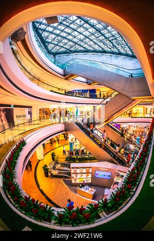 Il Raffles City e' un grande complesso situato nel quartiere Civico all'interno del centro citta'-stato di Singapore. Foto Stock