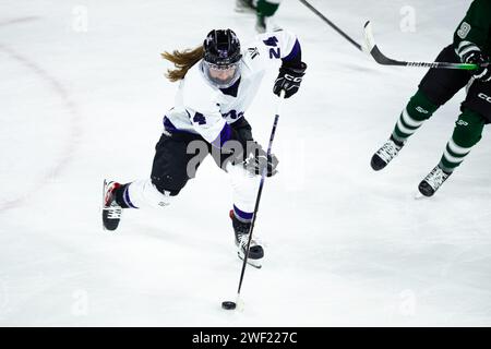 Tsongas Center. 27 gennaio 2024. Massachusetts, USA; l'attaccante del Minnesota Abby Boreen (24) durante una partita della stagione regolare della PWHL tra Boston e Minnesota al Tsongas Center. (c) Burt Granofsky/CSM/Alamy Live News Foto Stock