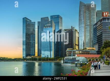 Singapore, Singapore, 24 gennaio 2024: Paesaggio urbano contemporaneo del paesaggio urbano di Singapore. città del distretto finanziario natura progressiva e prospera, Foto Stock