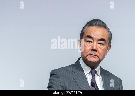 Bangkok, Thailandia. 28 gennaio 2024. Wang Yi, ministro degli Esteri cinese, visto durante una cerimonia di firma tra Thailandia e Cina al Ministero degli affari Esteri di Bangkok. Wang Yi, ministro degli Esteri cinese, ha un funzionario in visita in Thailandia come ospite speciale del Ministero degli affari Esteri della Thailandia per la firma di un accordo tra Thailandia e Cina per una politica permanente senza visto dei due paesi che inizierà a marzo 2024. Credito: SOPA Images Limited/Alamy Live News Foto Stock