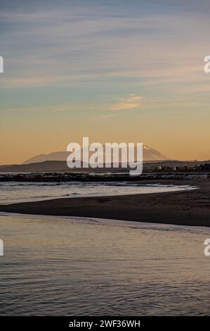 Mare Adriatico. Martinsicuro, Teramo. Bellissime foto di un tramonto spettacolare Foto Stock