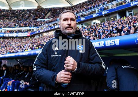 Amburgo, Deutschland. 28 gennaio 2024. Tim Walter (Hamburger SV, Trainer) GER, Hamburger SV vs. Karlsruher SC, Fussball, 2. Bundesliga, Spieltag 19, Saison 2023/2024, 28.01.2024 REGOLAMENTI DFL VIETANO QUALSIASI USO DI FOTOGRAFIE COME SEQUENZE DI IMMAGINI E/O QUASI-VIDEO foto: Eibner-Pressefoto/Marcel von Fehrn credito: dpa/Alamy Live News Foto Stock