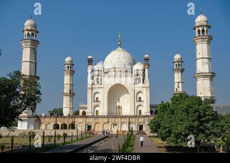 Aurangabad, India - 21 gennaio 2024: Il Bibi Ka Maqbara è un mausoleo costruito da Azam Shah ad Aurangabad, India. Foto Stock