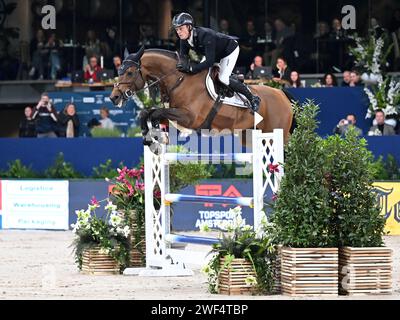 AMSTERDAM - Willem Greve con Highway TN durante la Longines FEI Jumping World Cup al torneo Jumping Amsterdam 2024 alla RAI il 28 gennaio 2024 ad Amsterdam, nei Paesi Bassi. ANP | Hollandse Hoogte | GERRIT VAN COLOGNE Foto Stock
