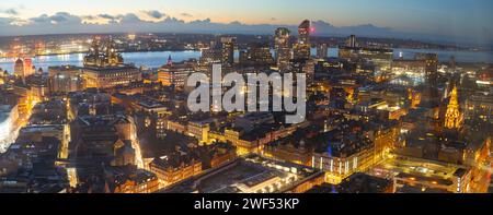 Liverpool City Centre visto dal St John's Beacon nel gennaio 2024. Foto Stock