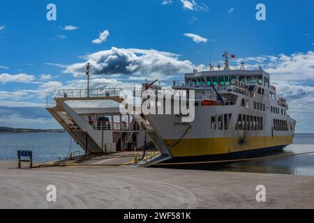 Traghetto nel porto di Punta Arenas, Patagonia, Cile Foto Stock