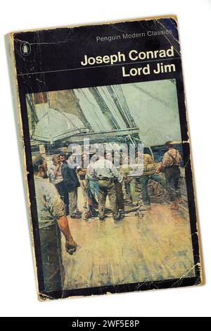 Lord Jim di Joseph Conrad. Copertina del libro su sfondo chiaro/bianco. Foto Stock