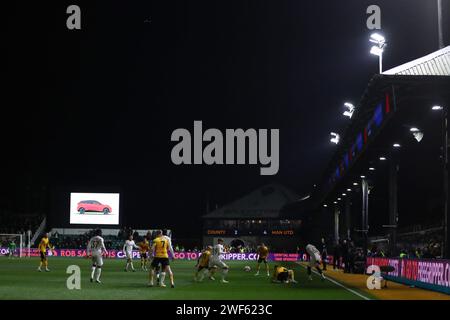 Newport, Regno Unito. 28 gennaio 2024. Una visione generale della partita alla Rodney Parade. Emirates fa Cup, 4° round match, Newport County contro Manchester Utd alla Rodney Parade di Newport, Galles del Sud domenica 28 gennaio 2024. Questa immagine può essere utilizzata solo per scopi editoriali. Solo per uso editoriale, foto di Andrew Orchard/Andrew Orchard fotografia sportiva/Alamy Live news credito: Andrew Orchard fotografia sportiva/Alamy Live News Foto Stock