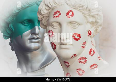Statua in gesso della testa di Apollo su sfondo bianco Foto Stock