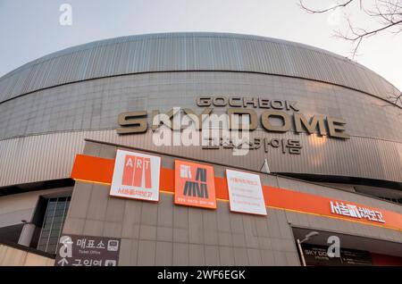 Gocheok Sky Dome, 26 gennaio 2024: The Gocheok Sky Dome a Seoul, Corea del Sud. Il dome ospiterà le partite di apertura della stagione regolare della Major League Baseball (MLB) tra i Los Angeles Dodgers e i San Diego Padres il 20 e 21 marzo. Ospiterà anche quattro partite di pre-stagione tra i Kiwoom Heroes, gli LG Twins, la nazionale sudcoreana, i Dodgers e i Padres il 17 e 18 marzo, secondo Coupang Play, un servizio di streaming sudcoreano e partner ufficiale di presentazione per il MLB World Tour Seoul Series. Crediti: Lee Jae-won/AFLO/Alamy Live News Foto Stock