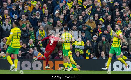 Liverpool. 29 gennaio 2024. Il Liverpool Darwin Nunez (2nd L) festeggia dopo aver segnato punti durante la partita di calcio del quarto turno di fa Cup tra Liverpool FC e Norwich City FC a Liverpool, Gran Bretagna, 28 gennaio 2024. Crediti: Xinhua/Alamy Live News Foto Stock