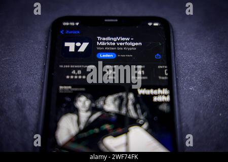 Apple App Store auf einem iPhone. Essentials, LE 10 MIGLIORI app di Finanz. TranigView - Märkte verfolgen. // 29.01.2024 Foto Stock