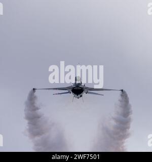 Headon del belga F16-AM display RAF Fairford 2023 Foto Stock