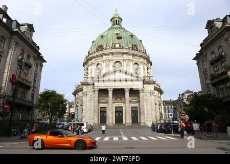 Copenaghen, Danimarca - 17 agosto 2023: La Chiesa di Frederik, popolarmente conosciuta come la Chiesa di marmo per la sua architettura rococò, è un luterano evangelico Foto Stock