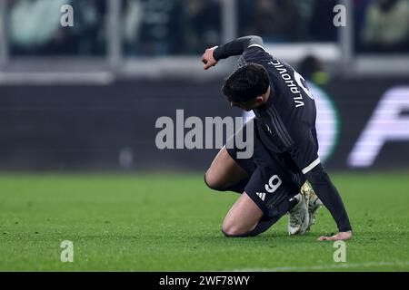 Dusan Vlahovic della Juventus FC si trova in bilico durante la partita di serie A tra Juventus FC e Empoli FC allo stadio Allianz il 27 gennaio 2024 a Torino. Foto Stock