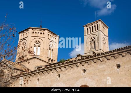 2 dicembre 2023 - esterno della chiesa di San Magi nel quartiere Santa Catalina di Palma, Mallorca, Spagna. La chiesa di San Magi presenta una miscela di architettura Foto Stock