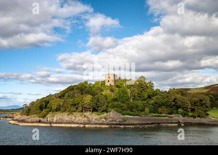 Dunollie Castle, in un bel pomeriggio estivo. Foto Stock