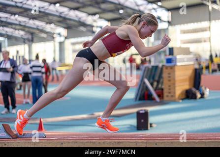 Jana Marie Becker (Koenigsteiner LV); Hessische Hallenmeisterschaften aktive Jugend U18 in der Leichtathletikhalle Kalbach a Francoforte, AM 27.01.2024, (Assia). Foto Stock