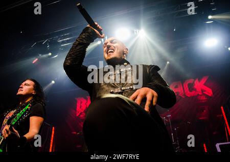 Yannis Papadopoulos of Beast in Black si esibisce al Gagarin 205 Live Music Space, Atene / Grecia, marzo 2023 Foto Stock