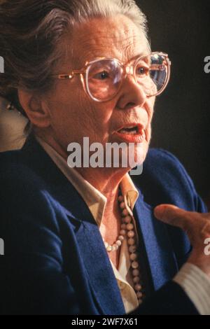 Alva Myrdal. Premio Nobel 1982 (Premio Nobel per la pace) Foto Stock