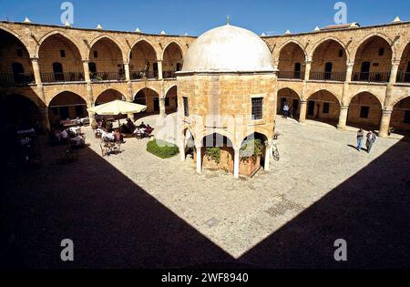 Büyük Han, Die große Karavanserei, im Zentrum des Nordteils von Nikosia. Foto Stock