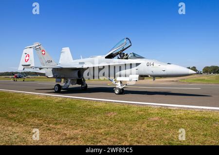 Caccia Swiss Air Force McDonnell Douglas fa-18 Hornet in volo sopra la base aerea Kleine-Brogel. 8 settembre 2018 Foto Stock