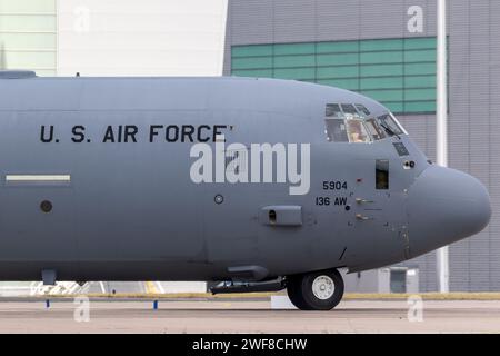 Lockheed C-130J-30 Hercules aereo da trasporto dal 136th Airlift Wing (Texas Air National Guard) che lascia Wunstorf Air base durante l'esercitazione Air Defender. Foto Stock