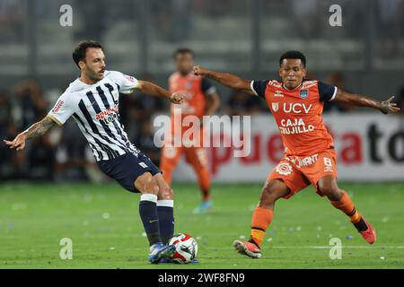 Sebastian Rodriguez dell'Alianza Lima durante la partita di Liga 1 tra Alianza de Lima e Cesar Vallejo giocata al Nacional Stadium il 28 gennaio 2024 a Lima, in Perù. (Foto di Miguel Marrufo / PRESSINPHOTO) Foto Stock