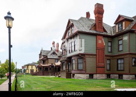 Muskegon, Michigan - la casa di Thomas Hume (a destra) e la casa di Charles Hackley nel sito storico di Hackley e Hume, gestita dal Lakeshore Muse Foto Stock