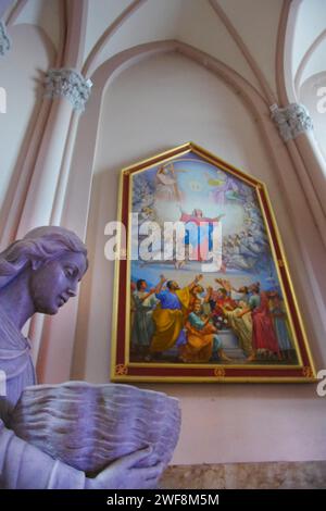 Castelpetroso - Molise - Santuario Basilica minore dell'Addolorata - alcuni dettagli all'interno della chiesa Foto Stock