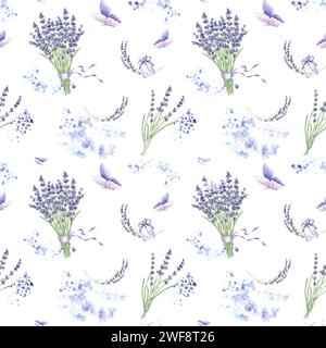 Motivo senza cuciture con bouquet di fiori di lavanda viola e farfalla. Acquerello sfondo illustrato disegnato a mano con piante floreali stilizzate. TEM Foto Stock