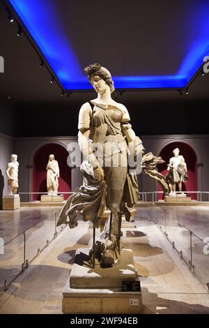 Statua della donna danzante nel Museo Archeologico di Antalya, città di Antalya, Turkiye Foto Stock