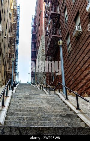 Foto verticale della scalinata Joker nel famoso quartiere Bronx di New York negli Stati Uniti d'America. Foto Stock