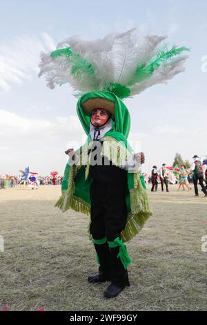 Papalotla, Messico. 28 gennaio 2024. 28 gennaio 2024, Papalotla, Tlaxcala de Xicotencatl, Messico: Si è tenuto il diciassettesimo festival culturale Atltepeilhuitl, un festival di origine pre-ispanica e festival della petizione dell'acqua al dio della collina, dove diversi comuni hanno partecipato con le loro rispettive danze. Questa tradizionale festa inizierà il carnevale il 12 febbraio e terminerà il 13 febbraio, sul Cerro de la Luna. Il 28 gennaio 2024, Tlaxcala de Xicoténcatl, Messico. (Foto di Essene Hernandez/ Eyepix Group/Sipa USA) credito: SIPA USA/Alamy Live News Foto Stock