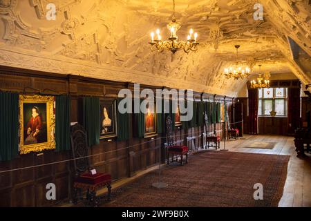 Regno Unito, Inghilterra Kent, Hever, Hever Castle, Portraits in Long Gallery Foto Stock