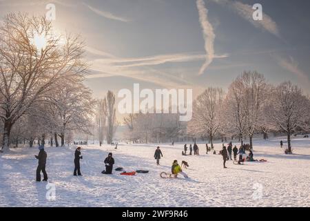 Winter landscape in the Nippeser Taelchen (Nippes valley) in the Nippes district of Cologne Stock Photo