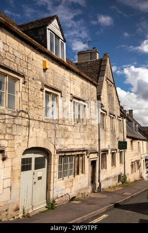 Regno Unito, Inghilterra, Gloucestershire, Painswick, Bisley Street, la strada più antica (c14th) case Foto Stock