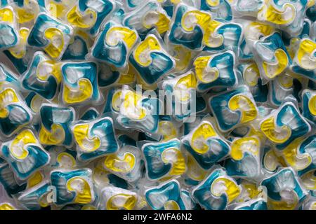 Capsule di detergente per lavastoviglie e/o sapone per bucato fondo full frame Foto Stock